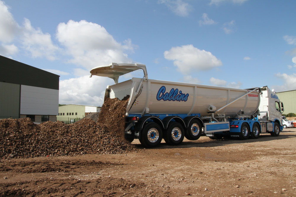 Collins Earthworks takes five new Volvo FMX tractor units - Fleet